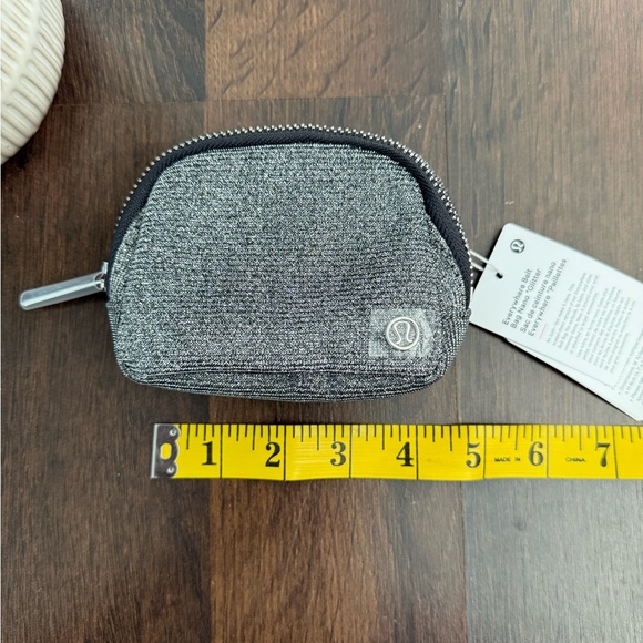 🆕 Lululemon Everywhere Belt Bag Nano - Glitter - Picture 13 of 15